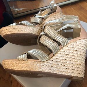 Jessica Simpson cactus wedge size 9M